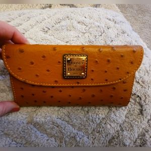 Dooney & Bourke wallet